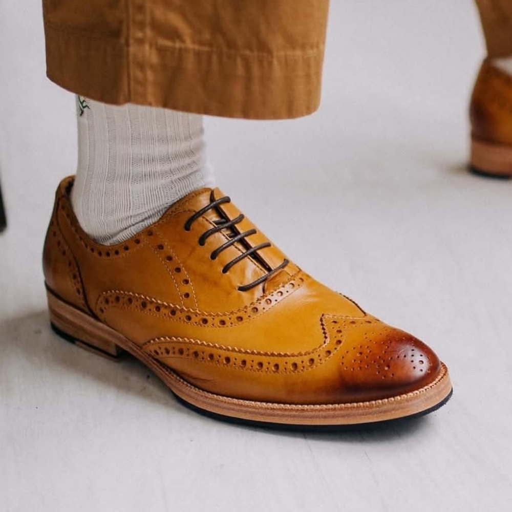 Classic Tan Men's Oxford Shoes